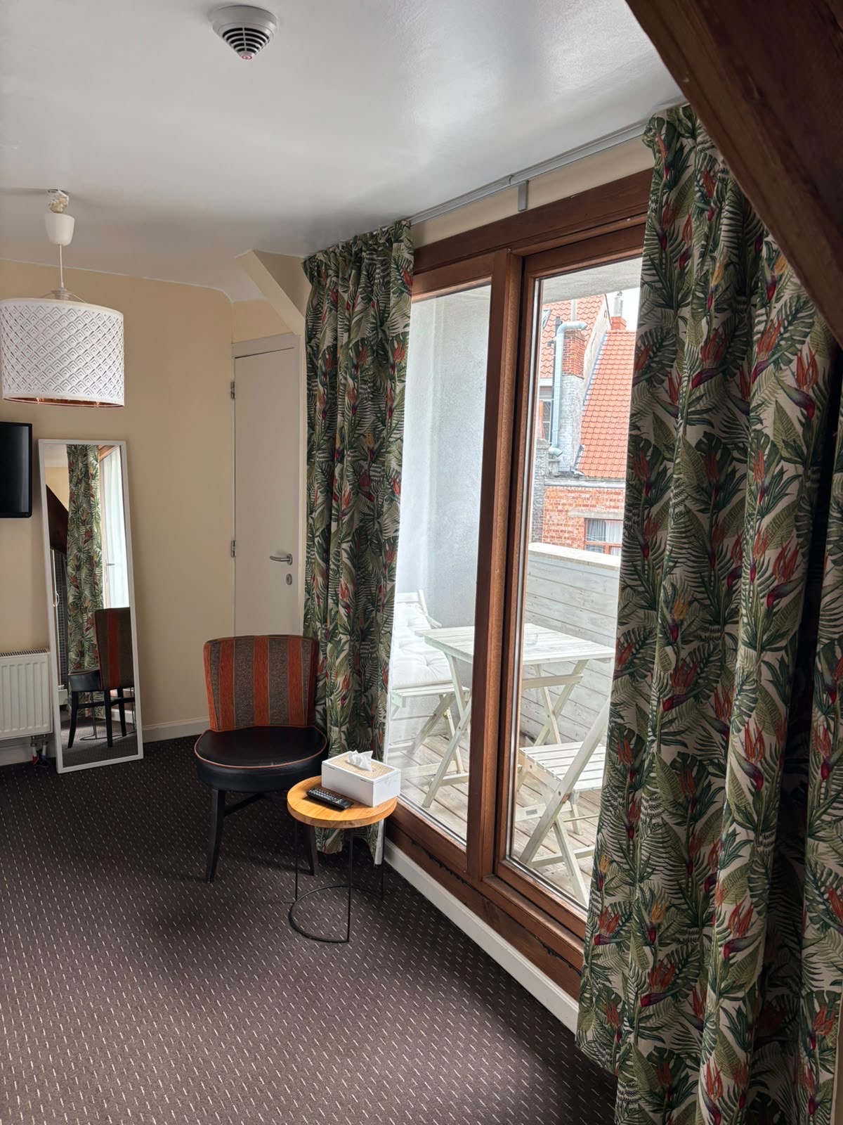 Room 7 at La Ducale, with balcony door